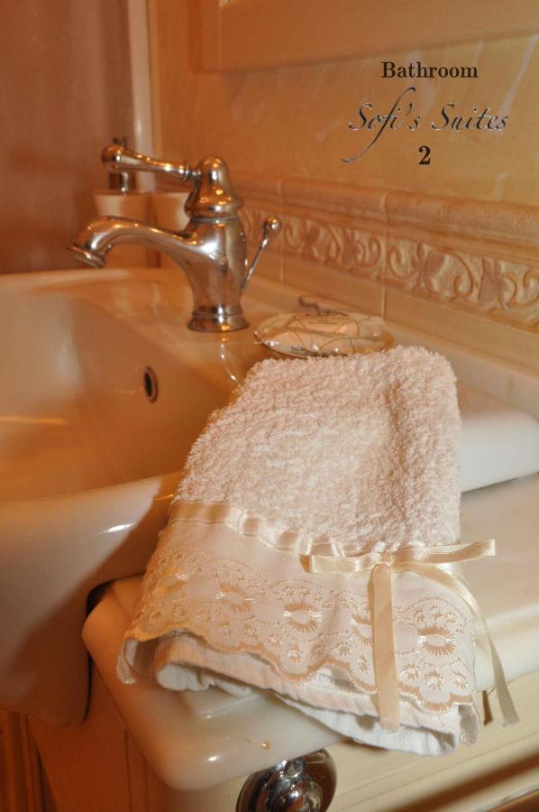 Sofi'S Suites Andros 外观 照片